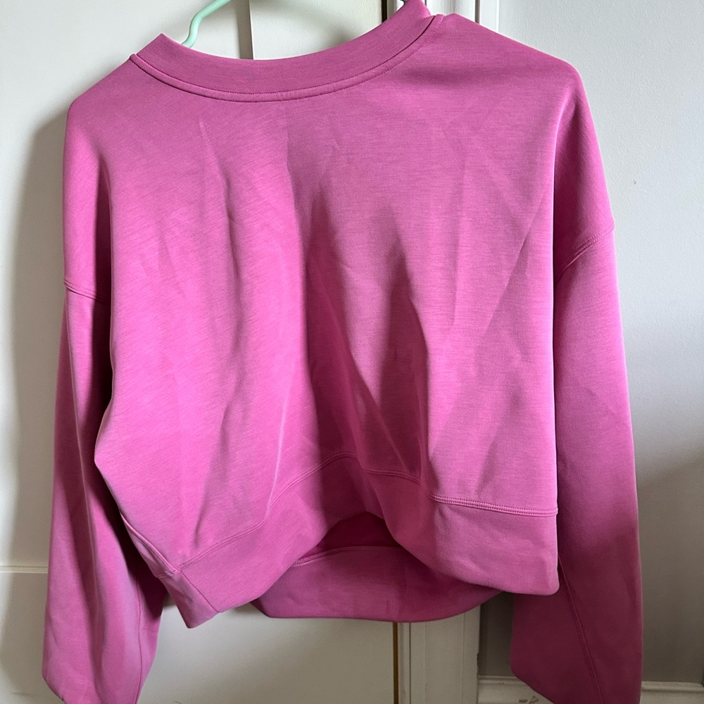 Pink lulu crew